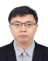 免冠照2023.jpg